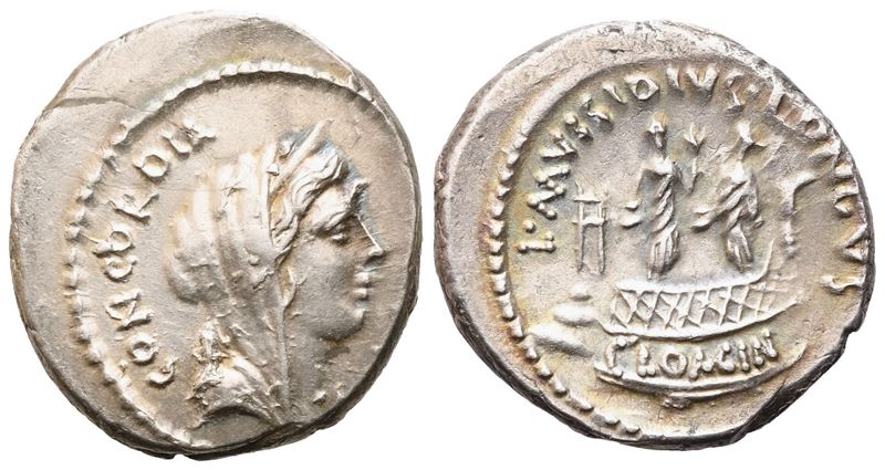 L. Mussidius Longus, Denarius, 42 BC; AR (3,97 g; 18,2 mm; 2 h)