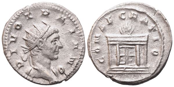Divus Trajan (died 117), Antoninianus struck under Trajan Decius, Rome, 251; AR (3,39 g; 21,8 mm; 6 h)