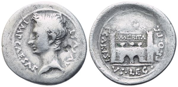 Augustus (27 BC-14 AD); Denarius, Emerita Augusta, 25-23 BC; AR (3,58 g; 20,5 mm; 4 h)