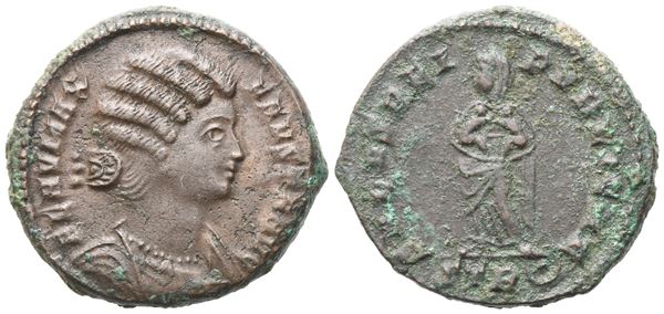 Fausta Augusta (324-326), Follis, Treveri, 326; Æ (3,78 g; 19 mm; 12 h) 