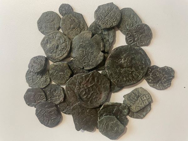 Lot of 31 Follis Byzantine. lot sold as is, no return