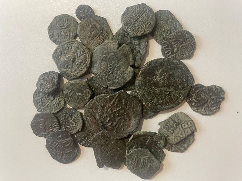 Lot Of 31 Follis Byzantine. Lot Sold As Is, No Return