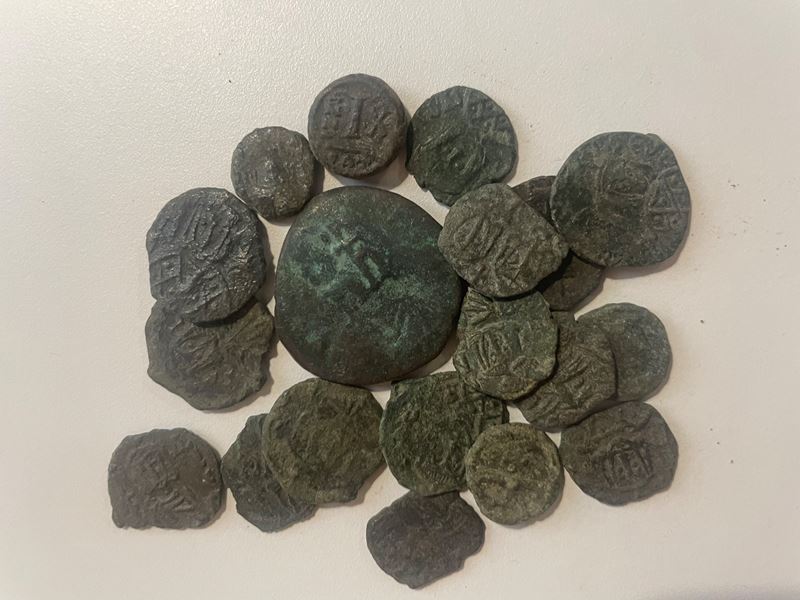 Lot Of 19 Follis Byzantine. Lot Sold As Is, No Return