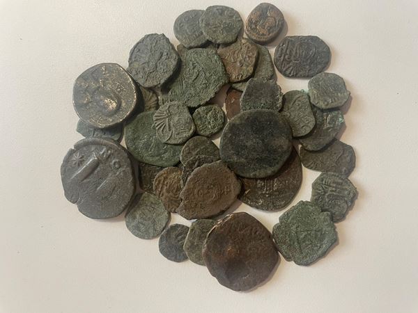 Lot of 39 Follis Byzantine. lot sold as is, no return  - Auction Greek, Roman, Byzantine Coins - Bertolami Fine Art - Prague