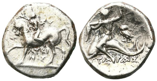Southern Apulia, Tarentum, c. 272-240 BC. AR Nomos (18 mm, 6.32 g).  - Auction GREEK & ROMAN PROVINCIAL COINS AND NUMISMATIC LITERATURE Including a wide selection of Alexandrian Coins from the Dattari Collection - Bertolami Fine Art - Prague