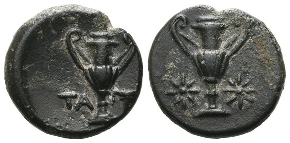 Southern Apulia, Tarentum, c. 275-200 BC. Æ (12 mm, 2.45 g).  - Auction GREEK & ROMAN PROVINCIAL COINS AND NUMISMATIC LITERATURE Including a wide selection of Alexandrian Coins from the Dattari Collection - Bertolami Fine Art - Prague