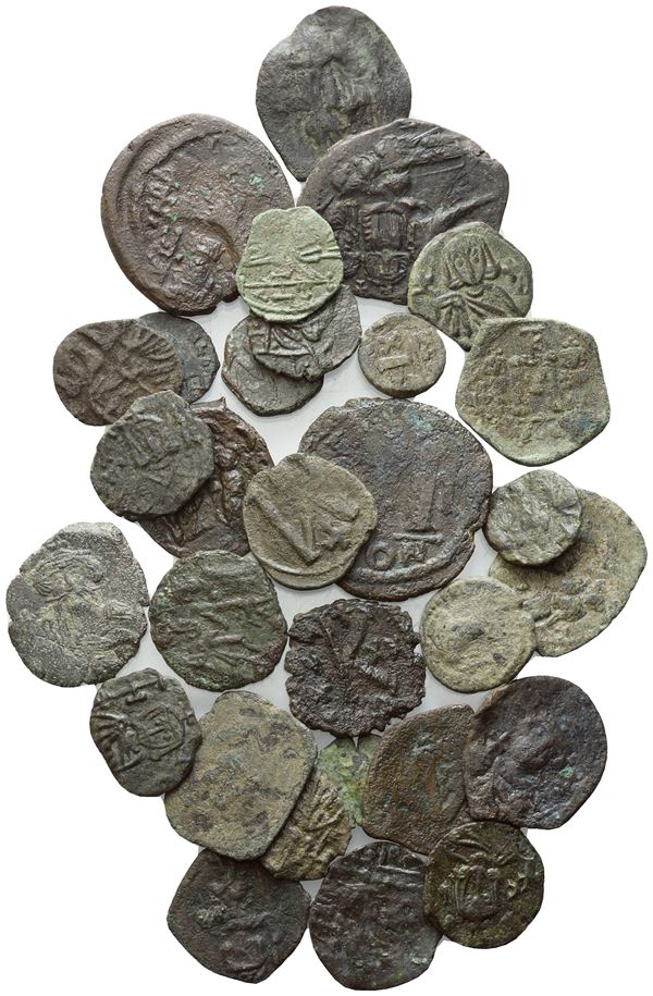  Lot of 10 Byzantine Æ coins to be catalogued. Lot to be sold as is, no returns.
