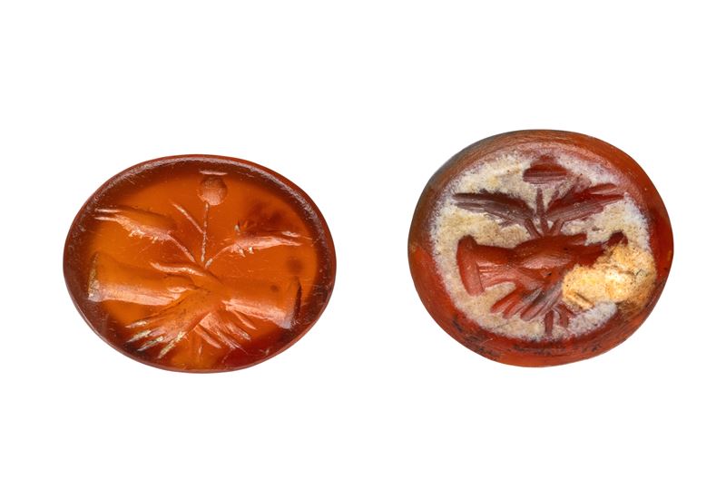 A lot of 2 Roman hardstone intaglios. Dextrarum Junctio.