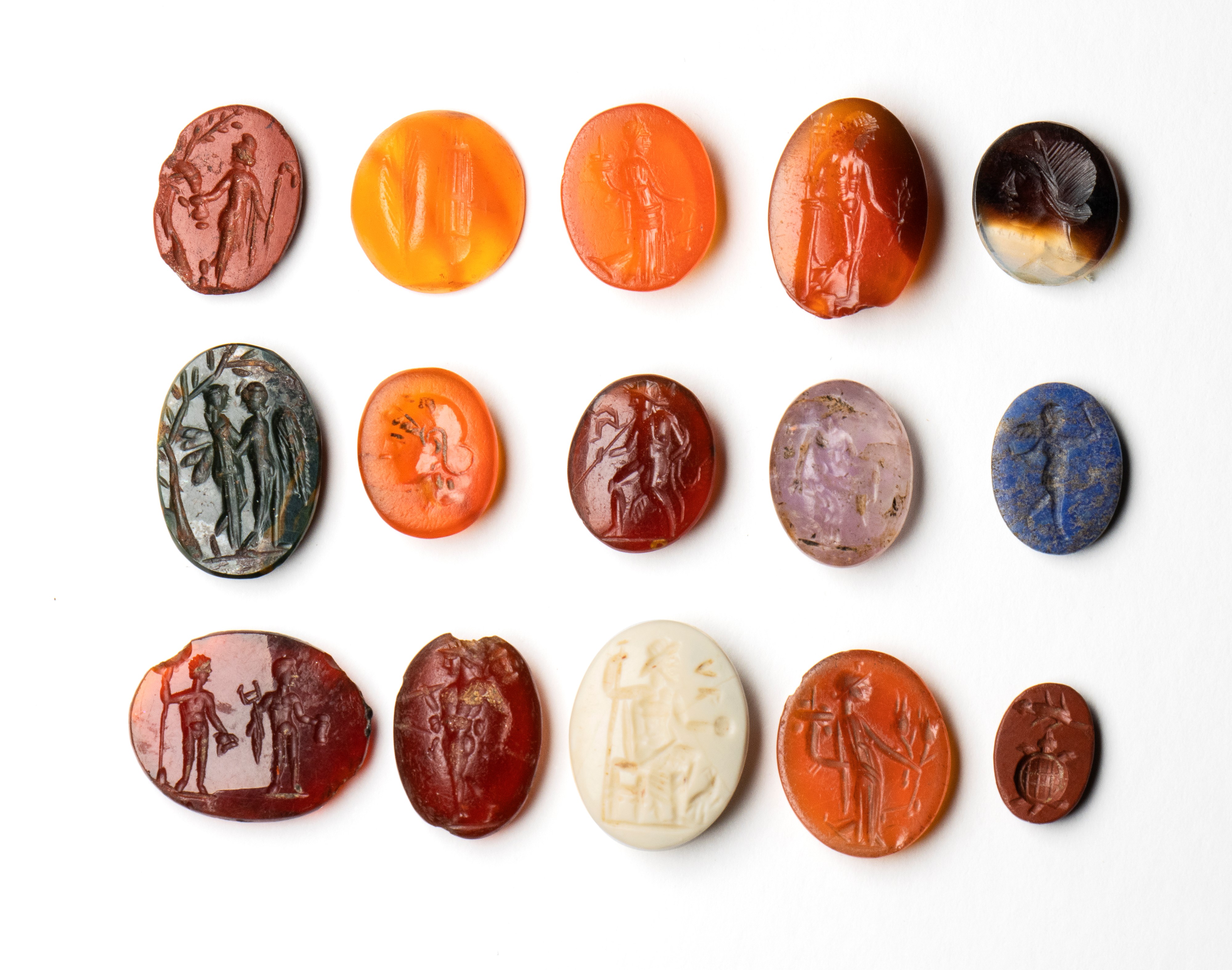 A lot of 15 hardstone intaglios. Various subjects.