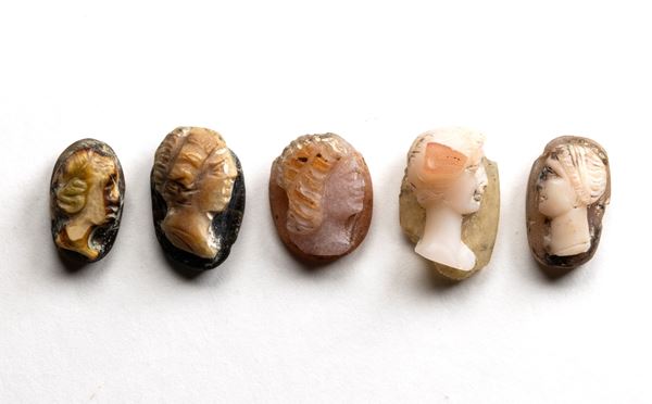 Lot of 5 agate cameos. Female heads in profile.