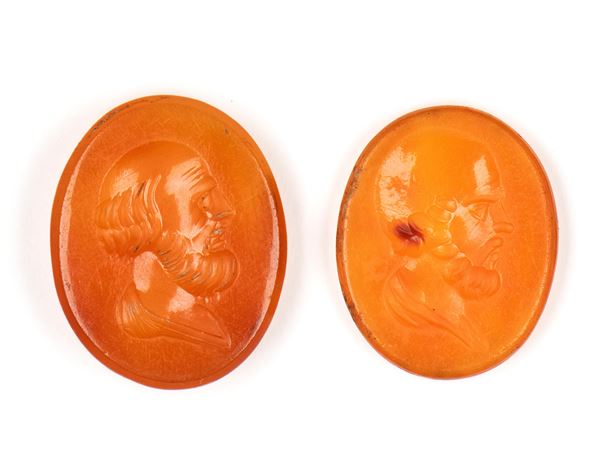 A lot of 2 carnelian intaglios. Philosopher busts.