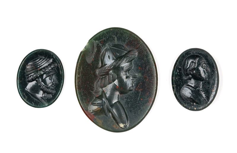 Lot of 3 heliotrope intaglios. Various subjects