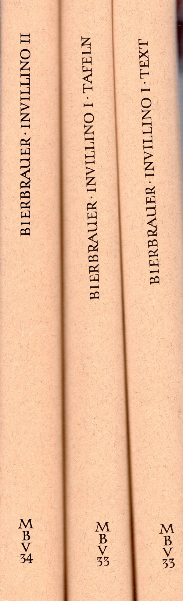 BIERBRAUER Volker.  INVILLINO - IBLIGO in Friaul I. Die romische siedlung und das spatantik - fruhmittelalterliche castrum. 3 volumi completo, testo e tavole. Munchen, 1987\1988. . pp 484, illustrazio