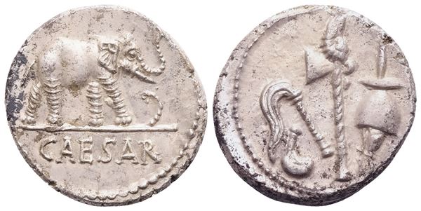 C. Iulius Caesar, Denarius, Military mint moving with Caesar, 49-48 BC; AR (4,11 g; 17,1 mm; 6 h)