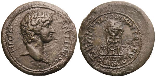 Antinous, Bronze, Tarsus (Cilicia), c. 130-131; Æ (19,71 g; 34,5 mm; 12 h)