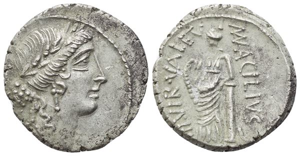 Mn. Acilius Glabrio, Denarius, Rome, 49 BC; AR (3,78 g; 18,5 mm; 6 h)