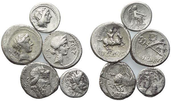 Lot of 5 Roman Republica AR Denarii to be catalogued. Lot to be sold as is, no returns.