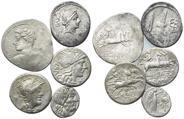 Lot of 5 Roman Republican AR denarii to be catalogued. Lot to be sold as is, no returns.
