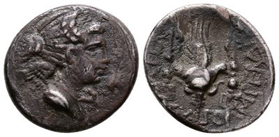 C. Valerius Flaccus, Massalia, 82 Bc. Ar Denarius (20 MM, 3.92 G).