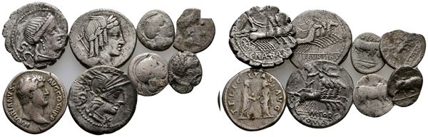 Mixed lot of 8 Greek and Roman AR coins, to be catalogued. Lot sold as is, no return