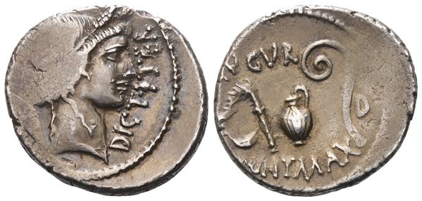 Julius Caesar, as Dictator (49-44 BC), Denarius, 46 BC; AR (3,76 g; 18,6 mm; 11 h)