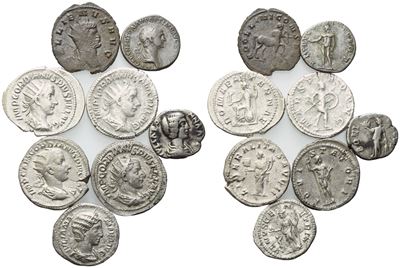 Lot Of 8 Coins To Be Catalogued. Lot Sold As Is, No Returns.