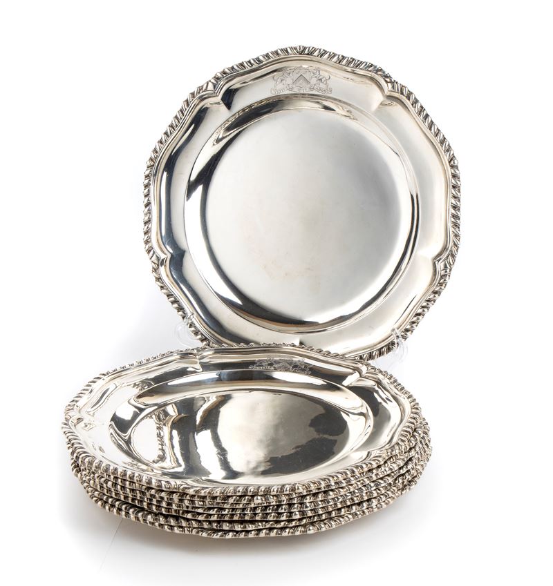 Otto piatti georgiani inglesi in argento