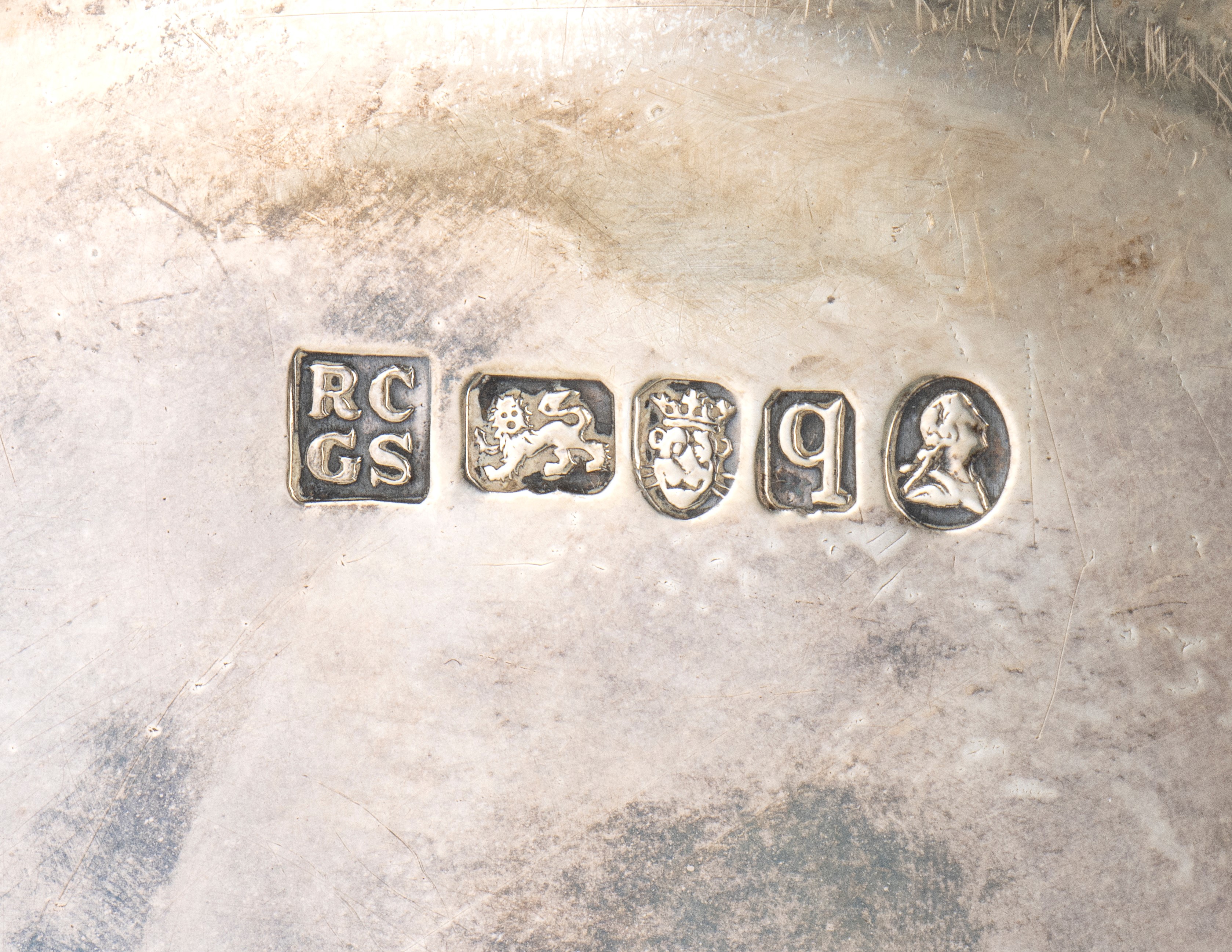 Otto piatti georgiani inglesi in argento