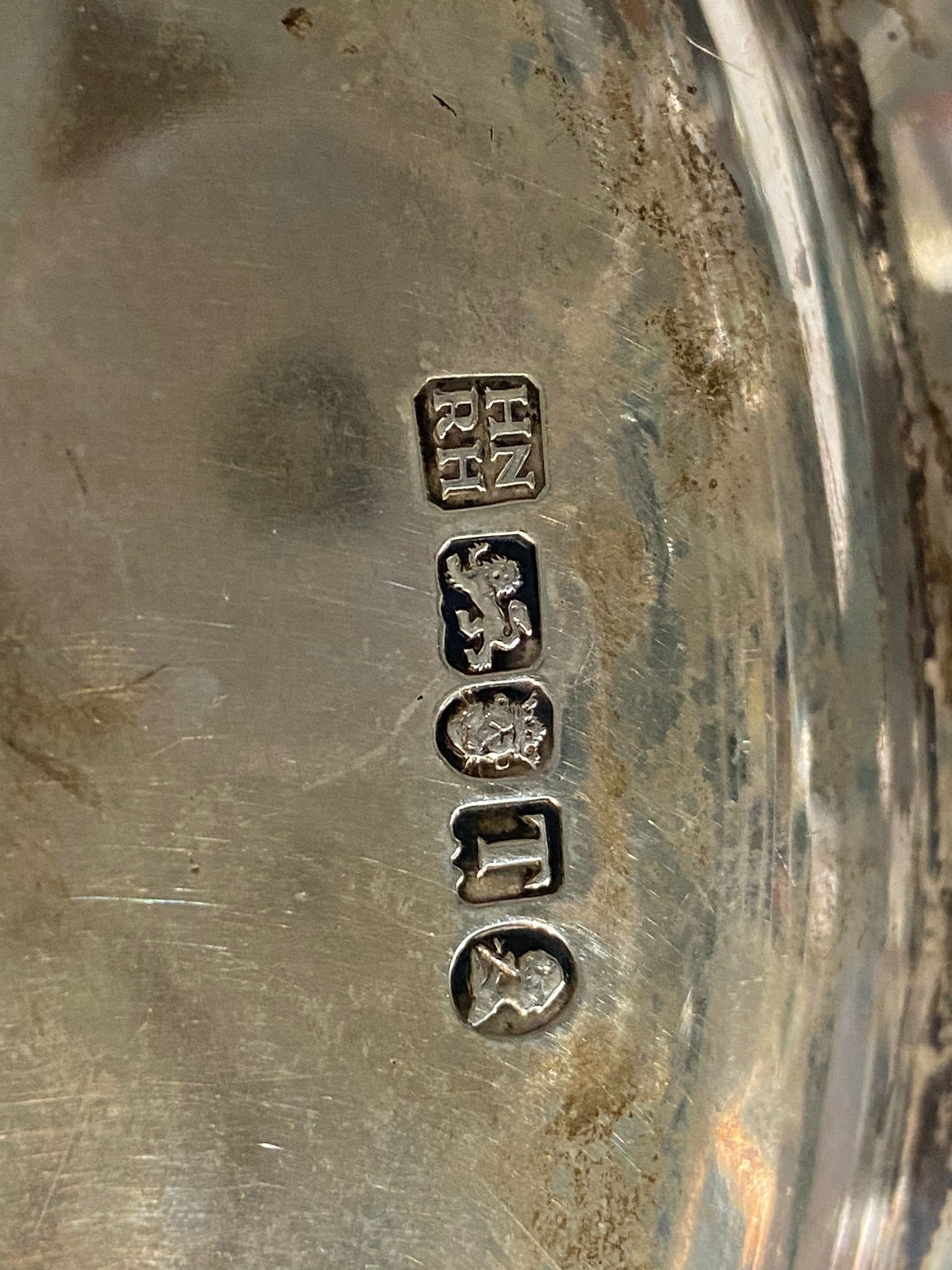 Otto piatti georgiani inglesi in argento