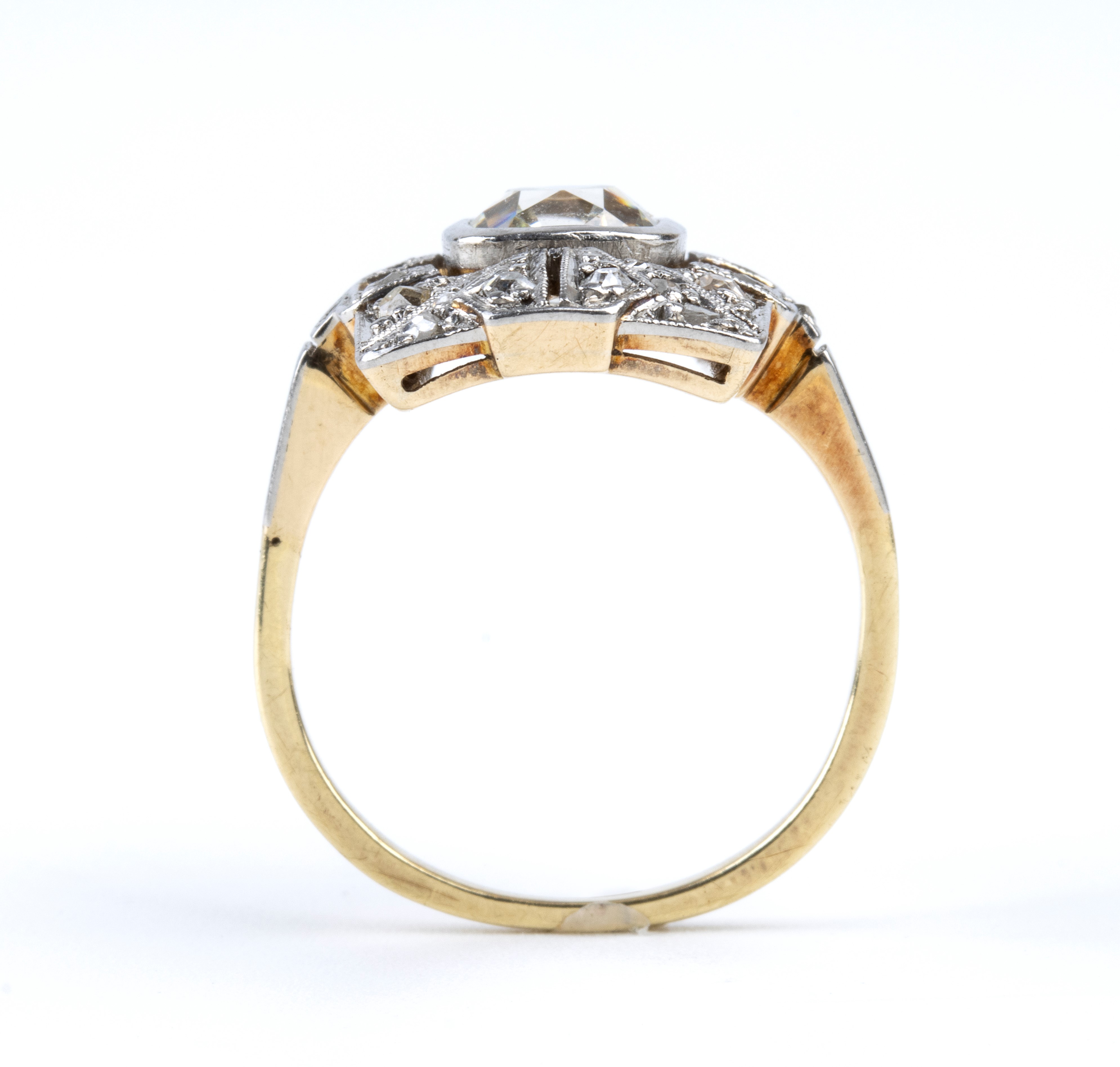 Anello Art Déco in platino, oro e diamante con certificato