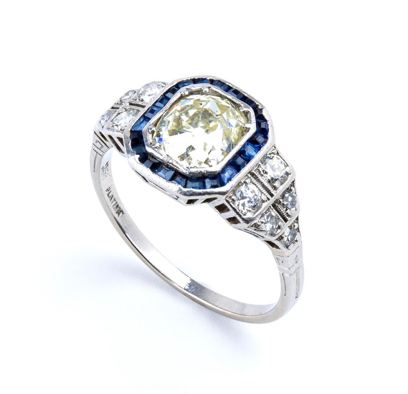 Anello Art Déco in platino con diamante e zaffiri