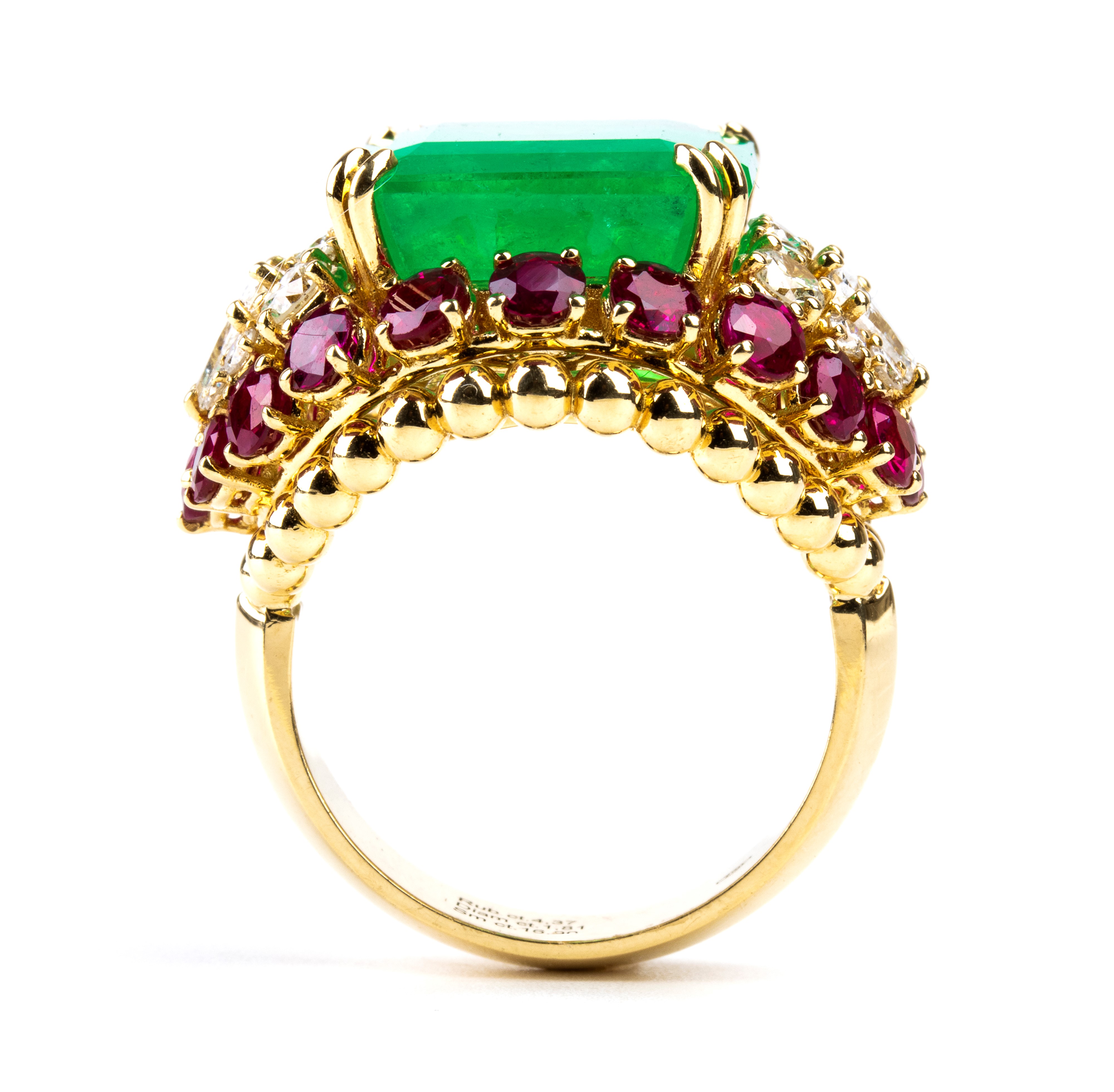 Anello in oro con smeraldo (colombiano) rubini e diamanti