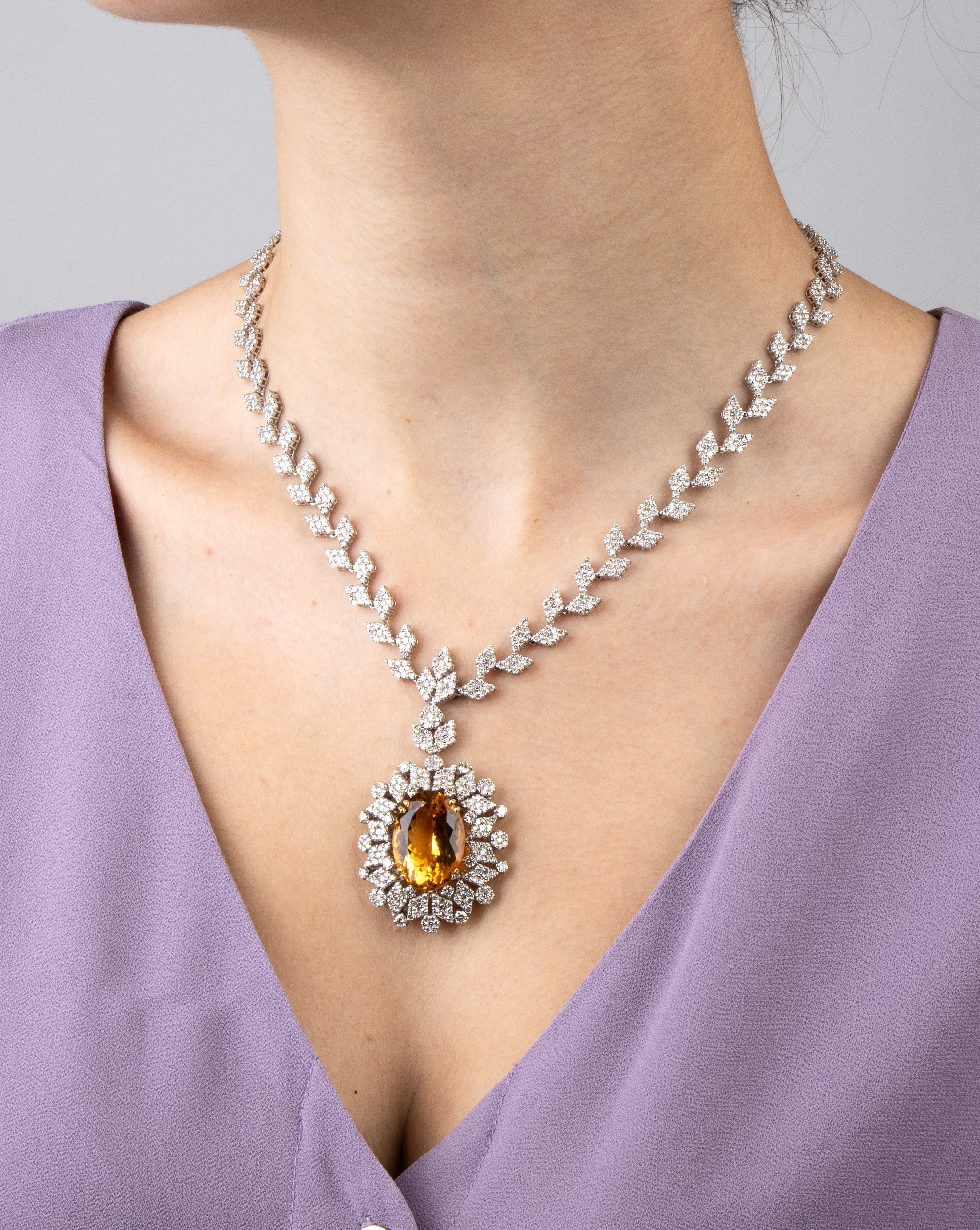 Girocollo in oro con quarzo citrino e diamanti