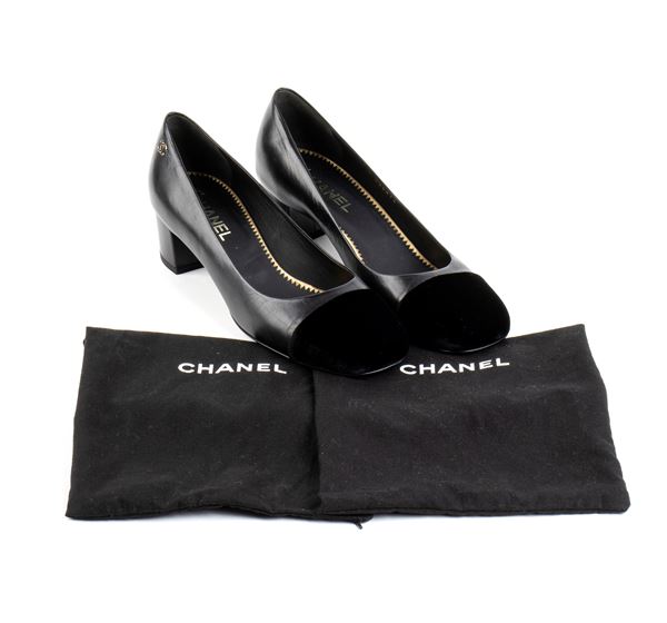 Chanel - Chanel décolleté