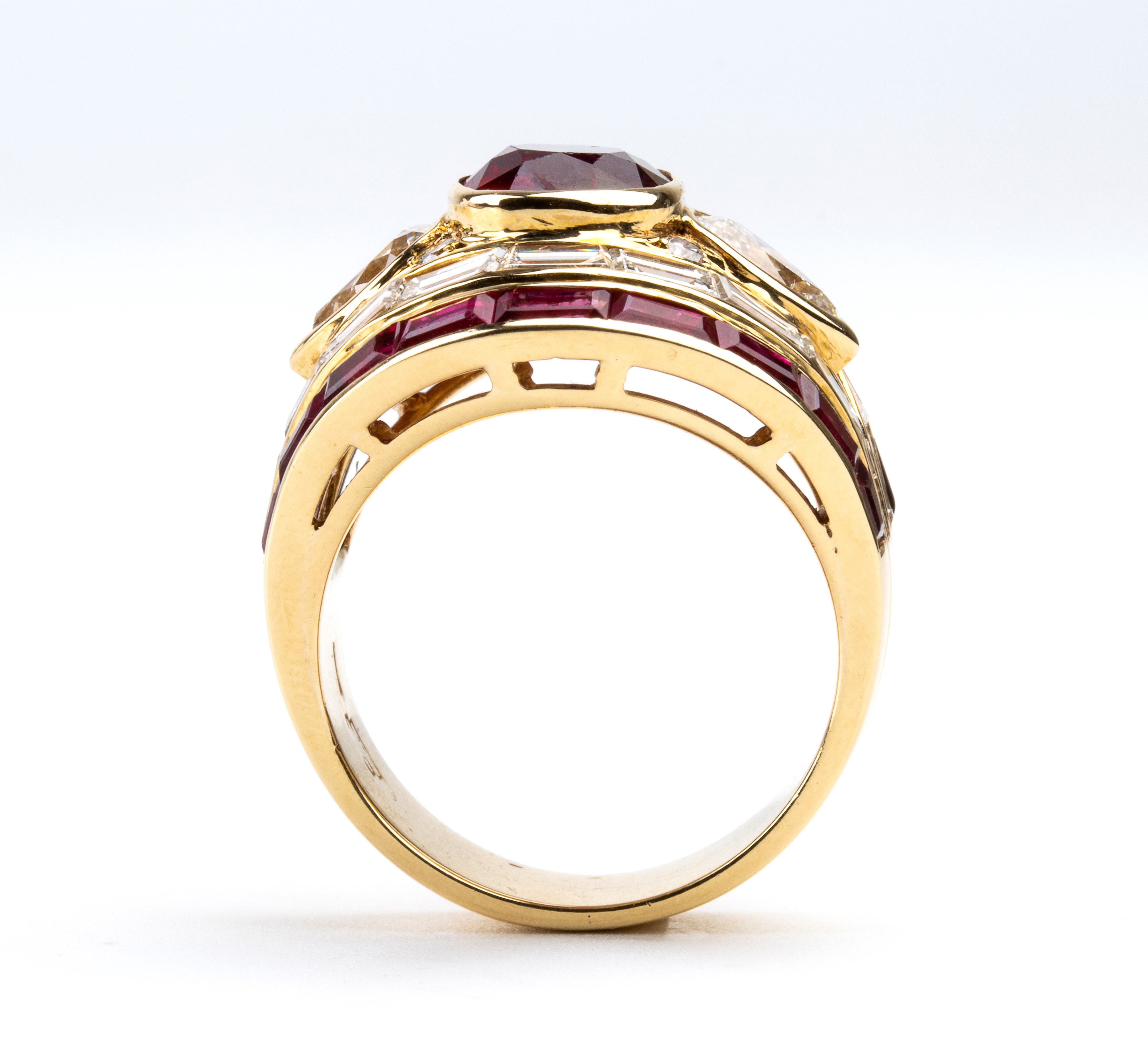 Anello in oro con rubini e diamanti