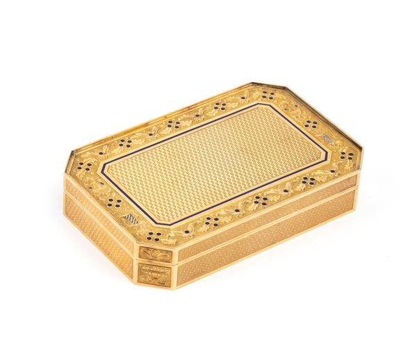 Gold and enamel snuffbox