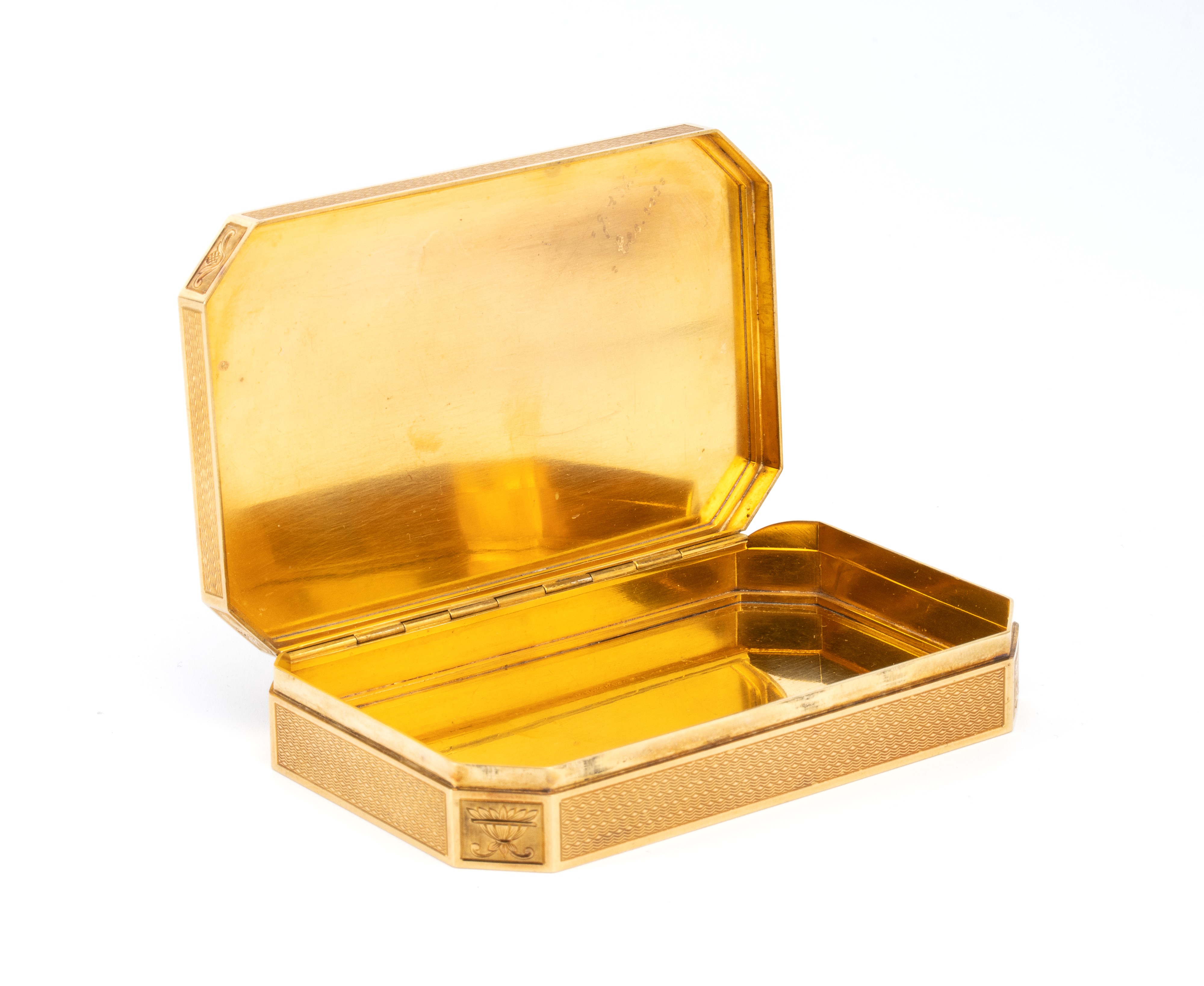 Tabacchiera in oro e smalti