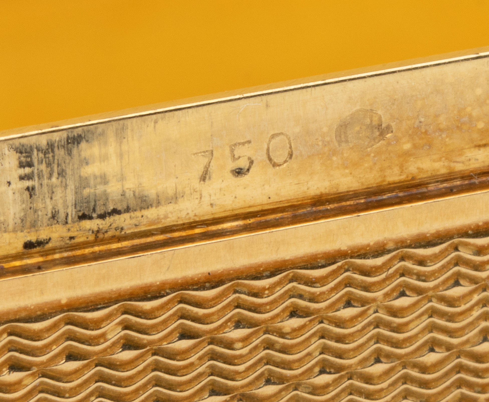 Tabacchiera in oro e smalti