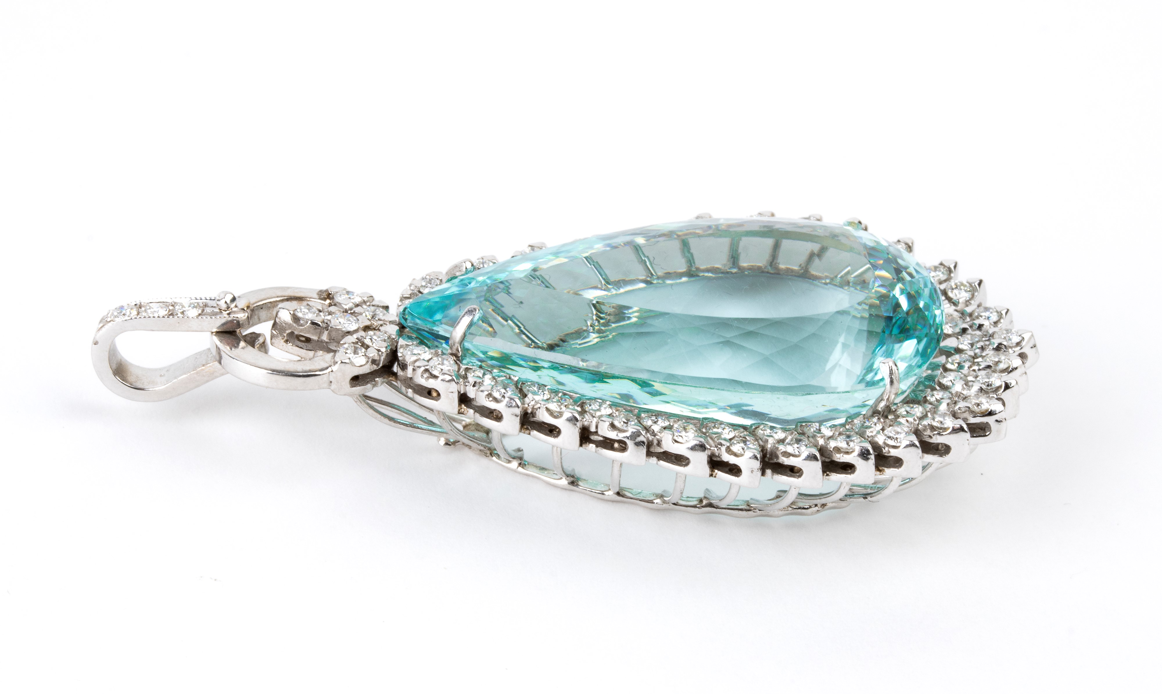 Pendente in oro con acquamarina e diamanti