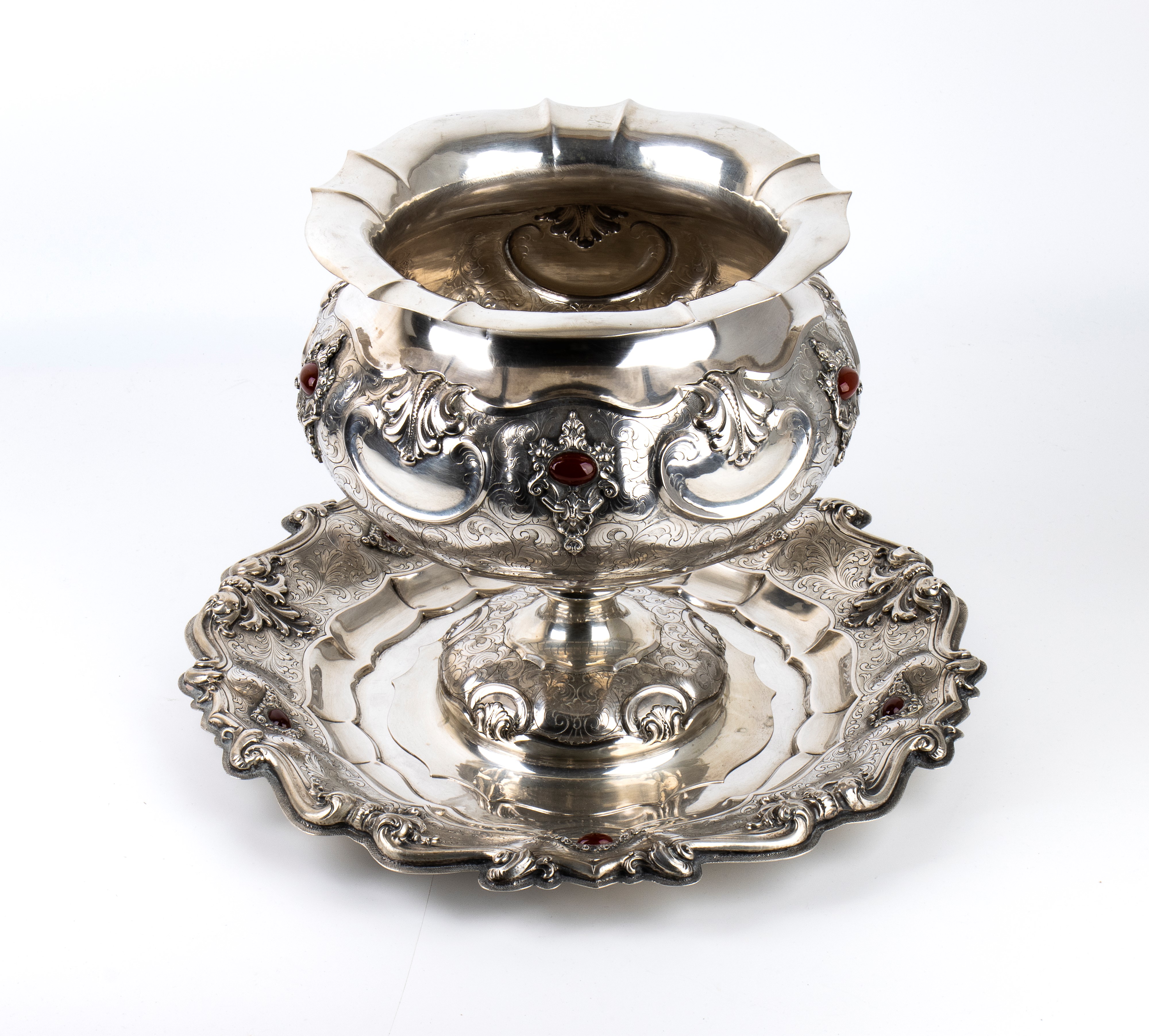 Centrotavola in argento con corniole