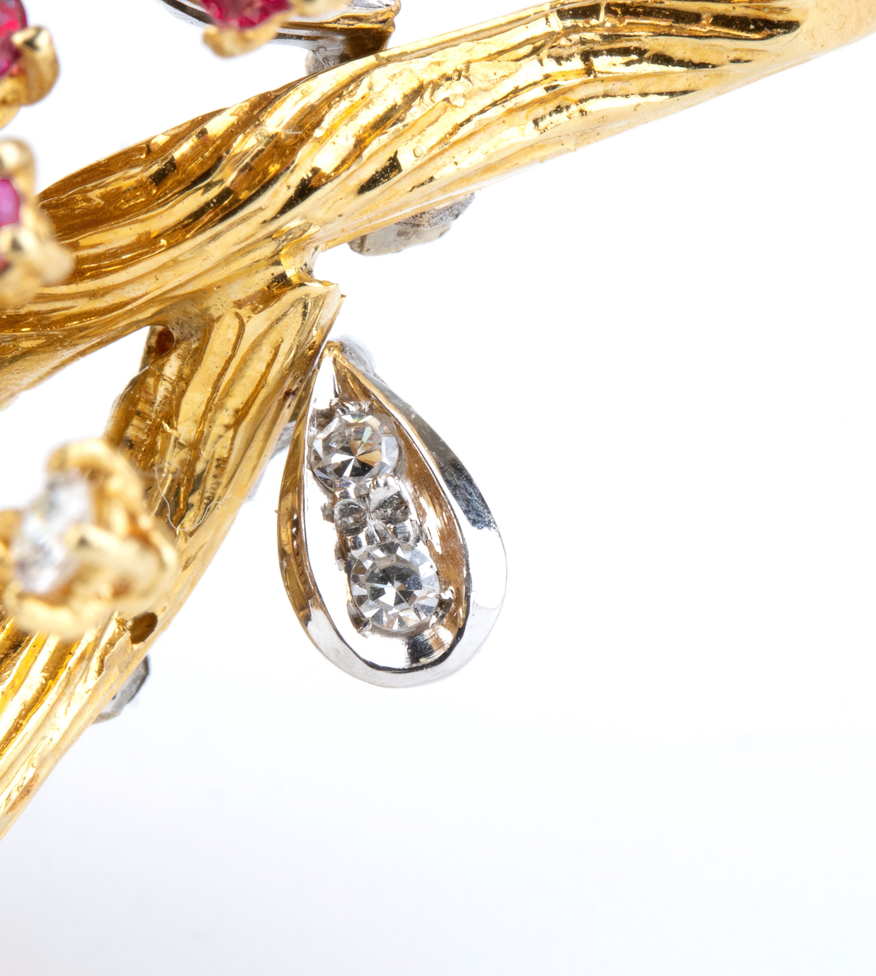 Spilla melograno in oro con smalti, rubini e diamanti