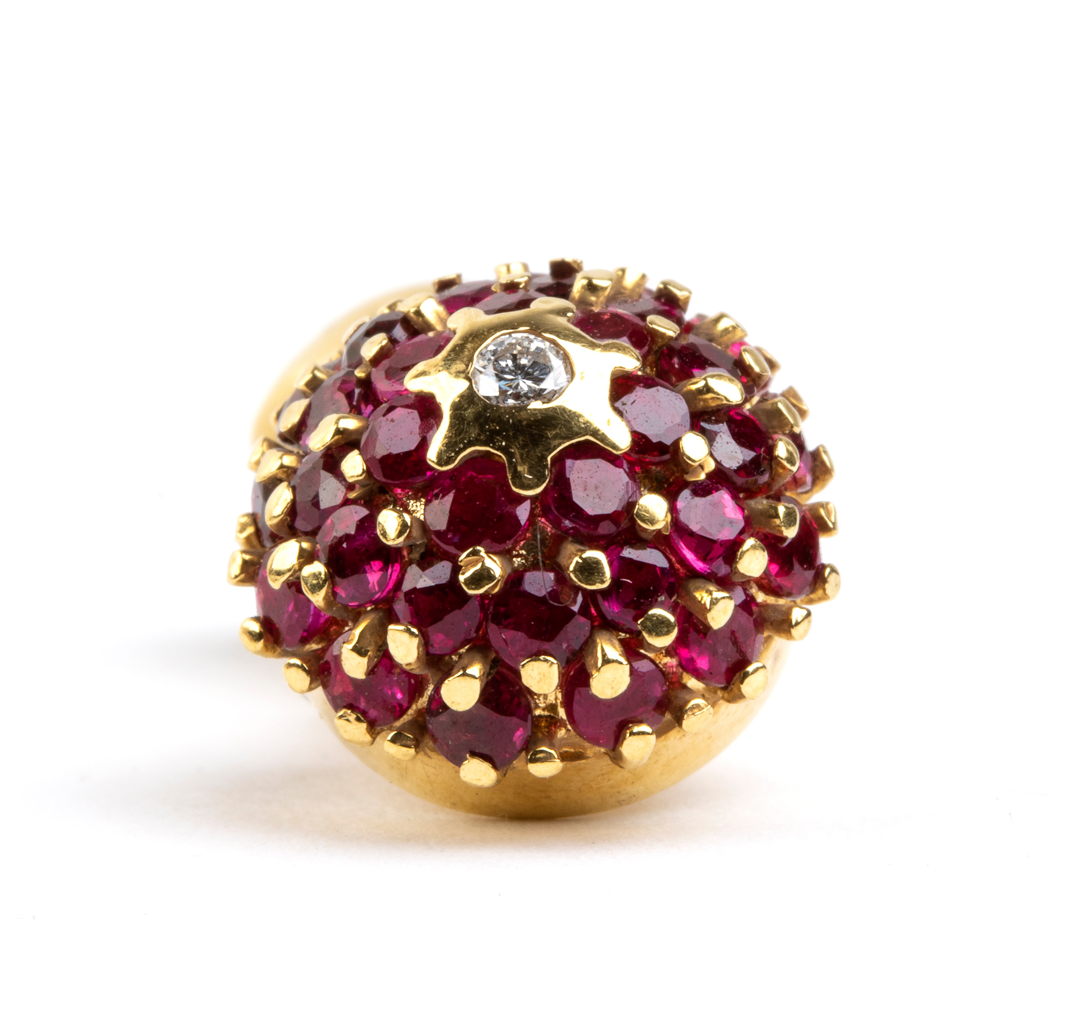 Coppia di gemelli da polso e bottoni da sparato in oro e rubini