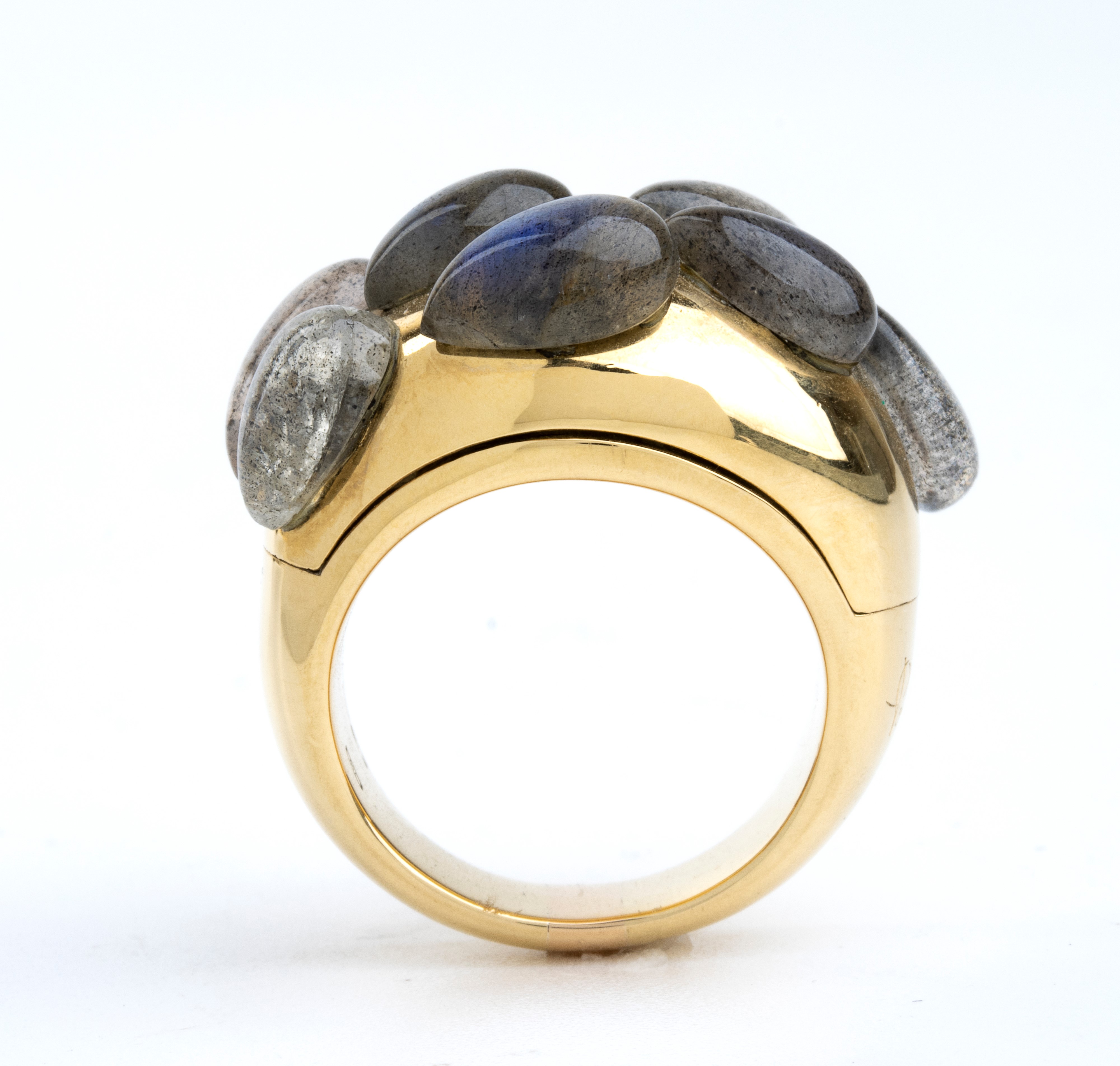Anello in oro e labradorite