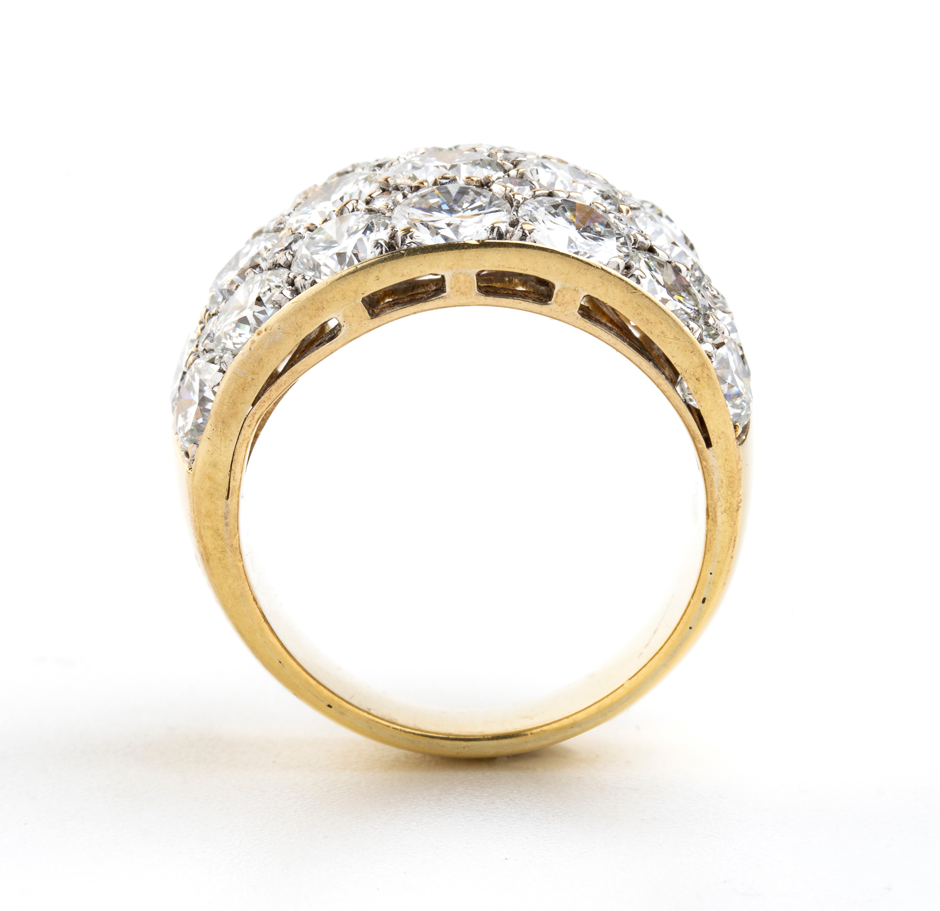 Anello in oro con diamanti