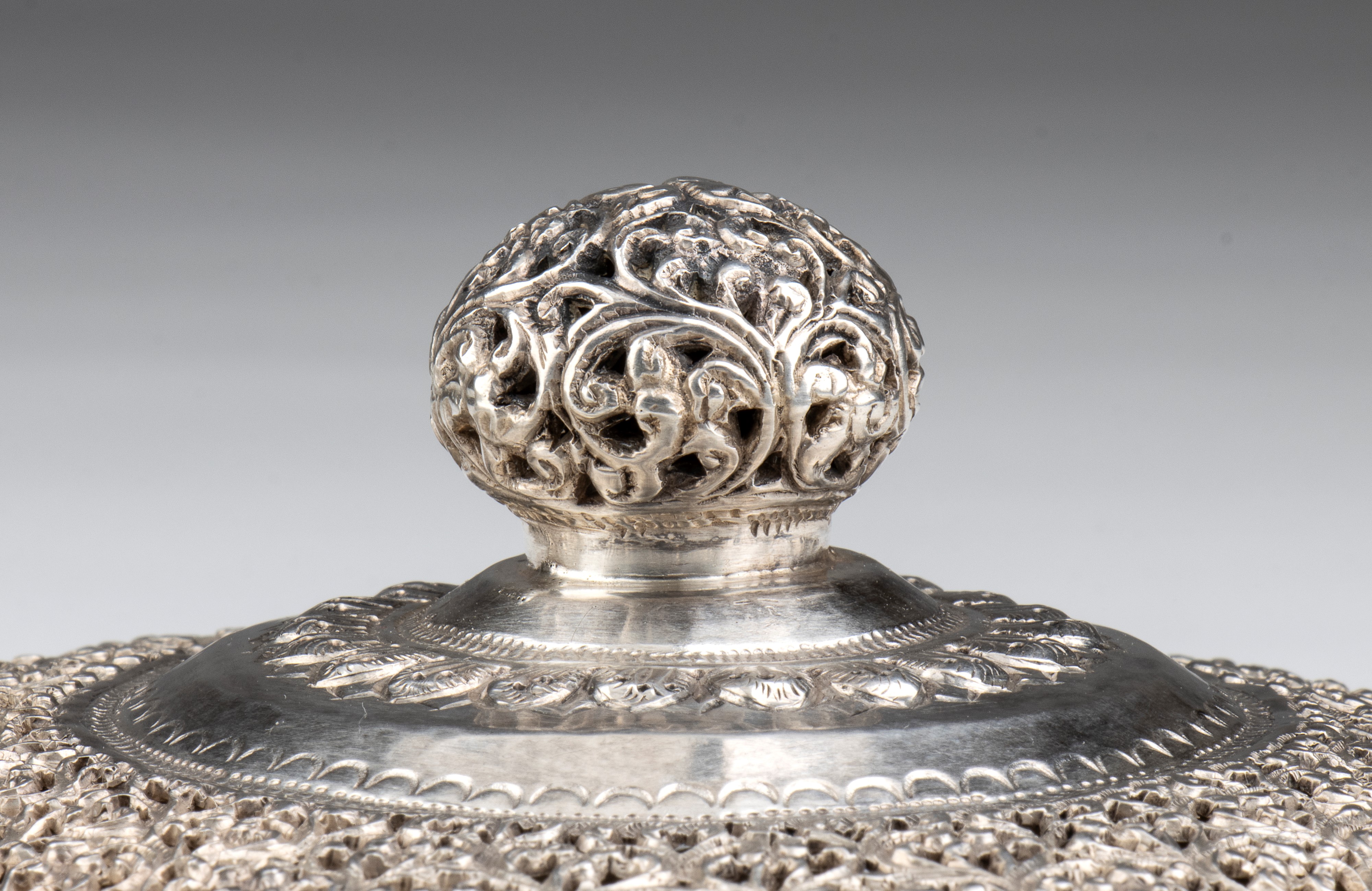 Scatola porta noci di Betel in argento