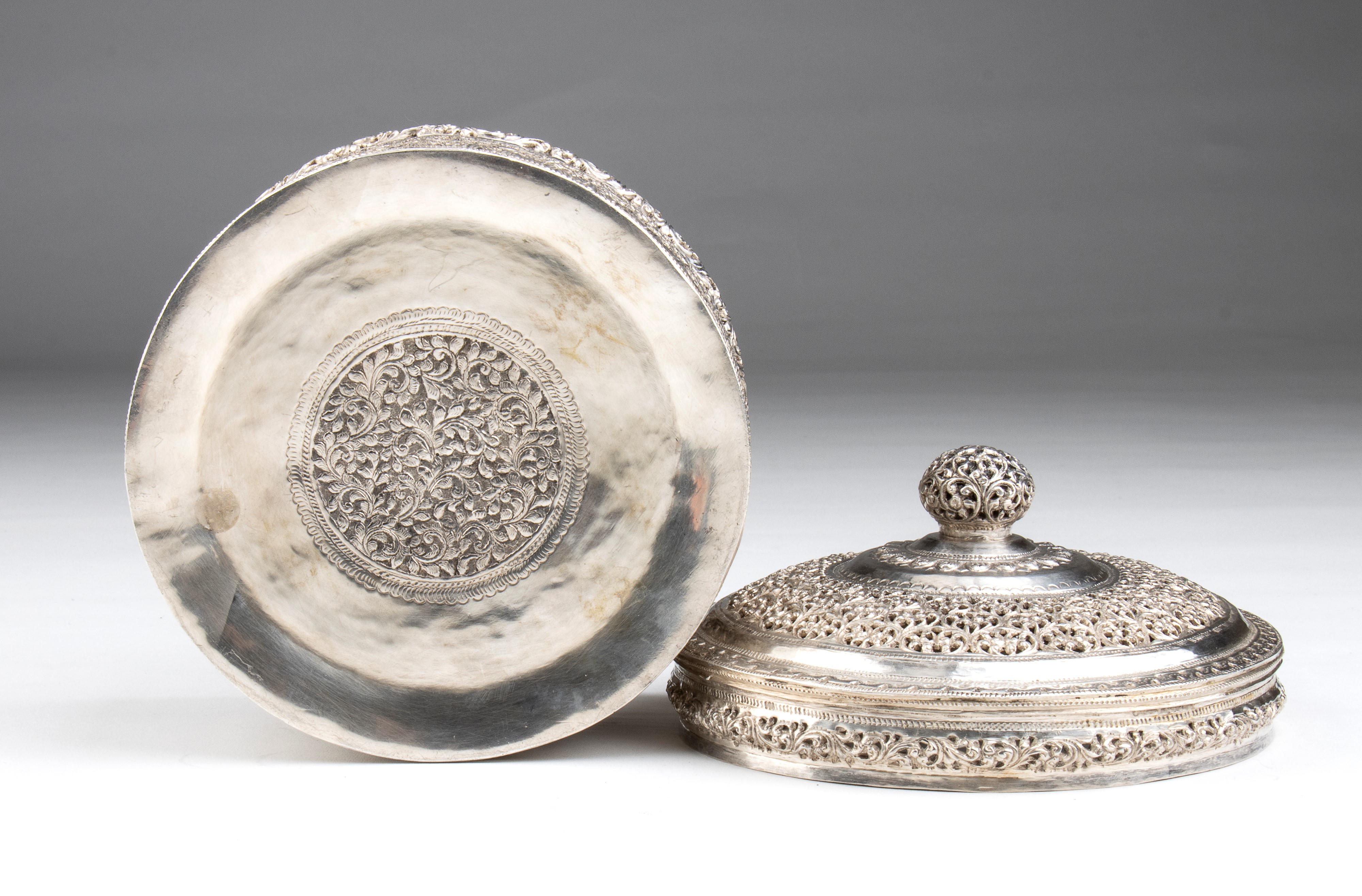 Scatola porta noci di Betel in argento