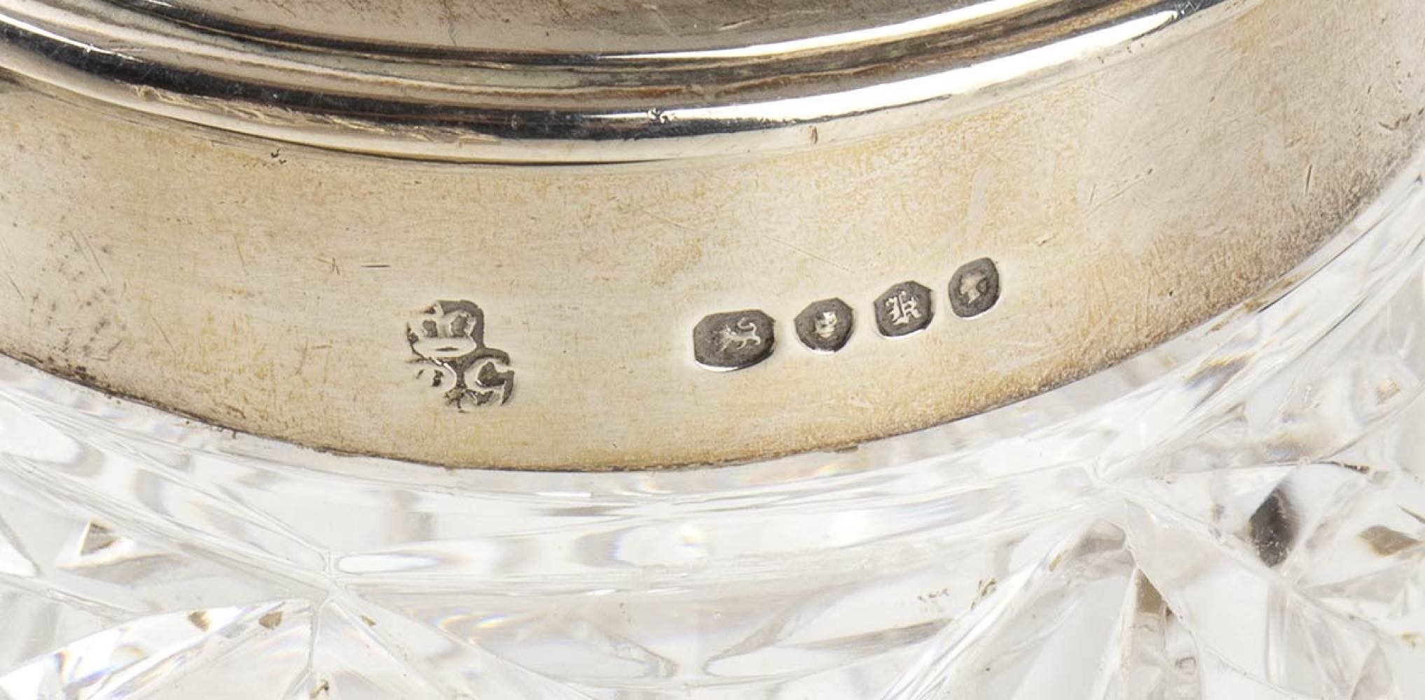 Rara cruet inglese William IV in argento con quattro bottiglie