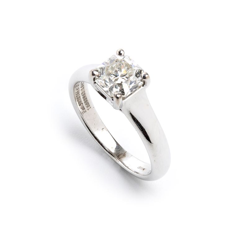Collezione Tiffany True®, anello in platino con diamante