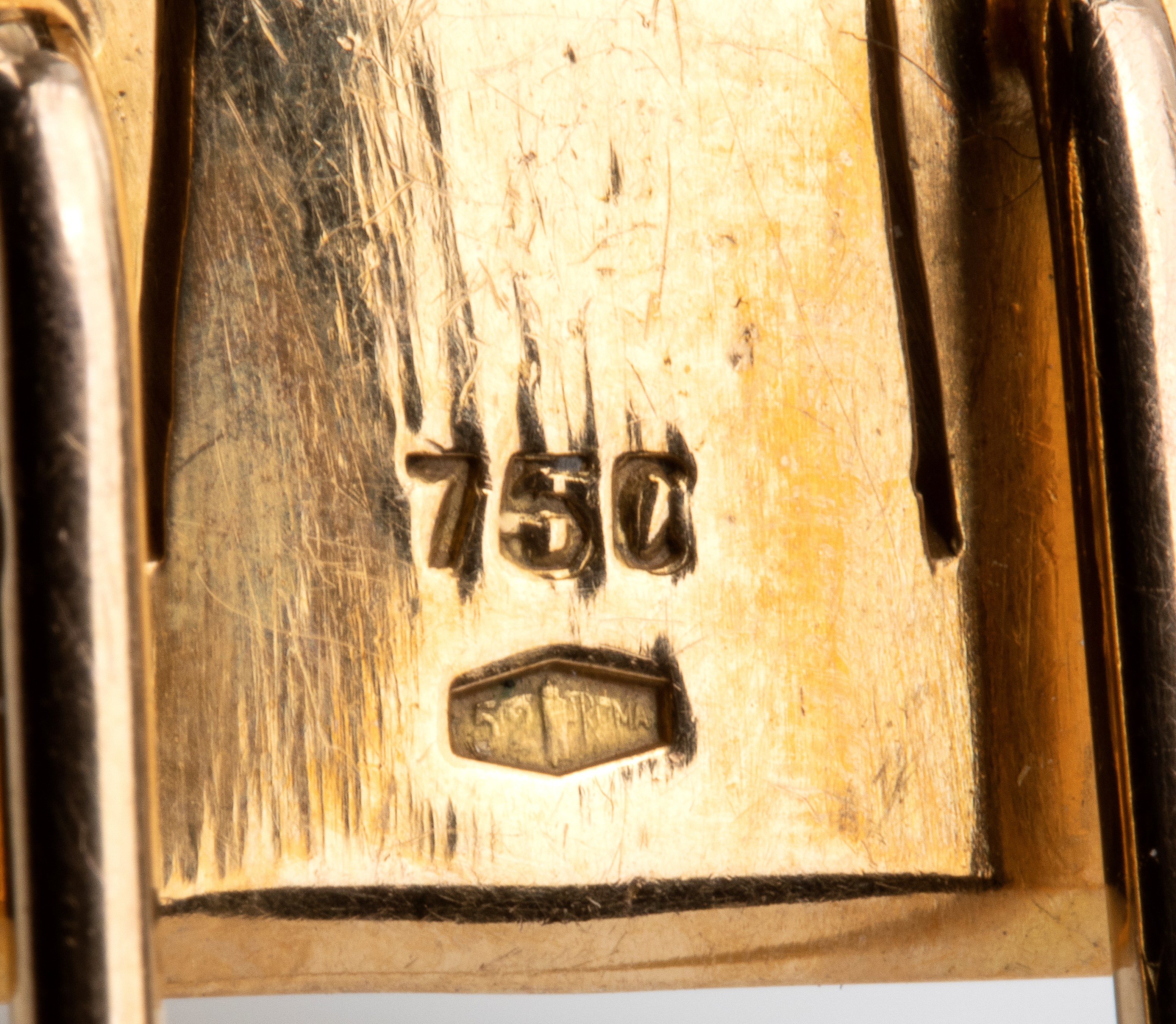 Spilla in oro con diamanti, corallo Mediterraneo e turchese