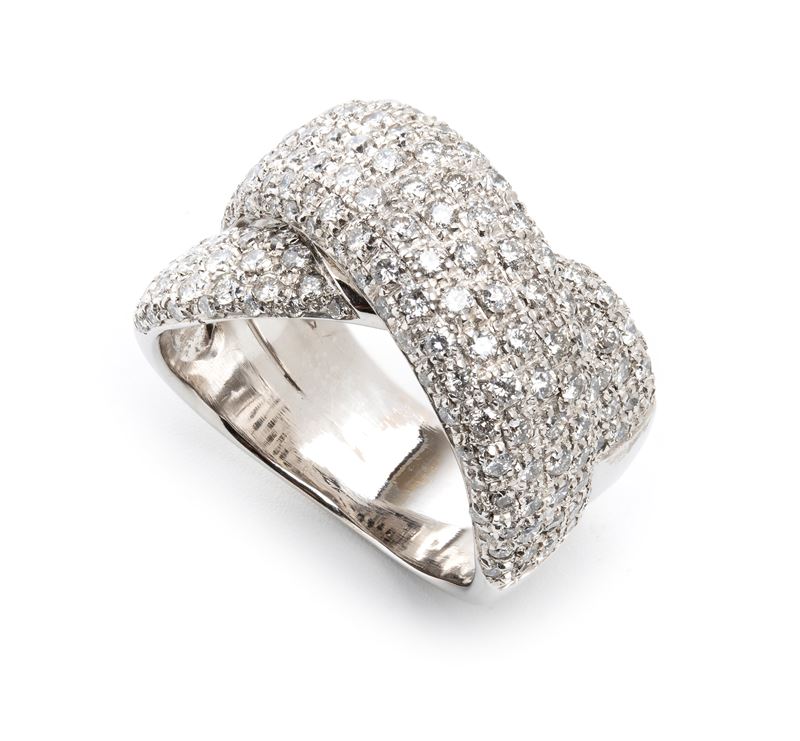 Anello in oro bianco e diamanti